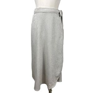 Willow & Clay Cream & Black Striped Wrap Skirt Size Small‎
